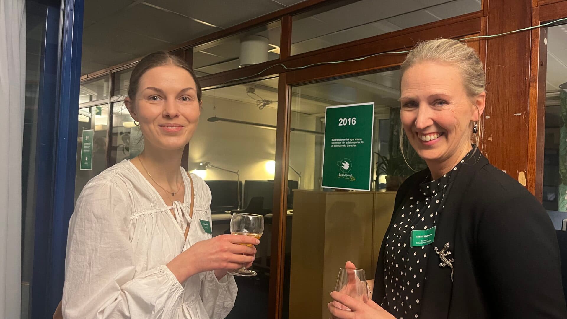 Isabell Ruscic, Sofie E Munteanu